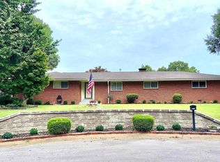 1812 Davy Crockett Cv, Dyersburg, TN 38024