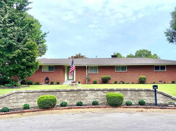 1812 Davy Crockett Cv, Dyersburg, TN 38024