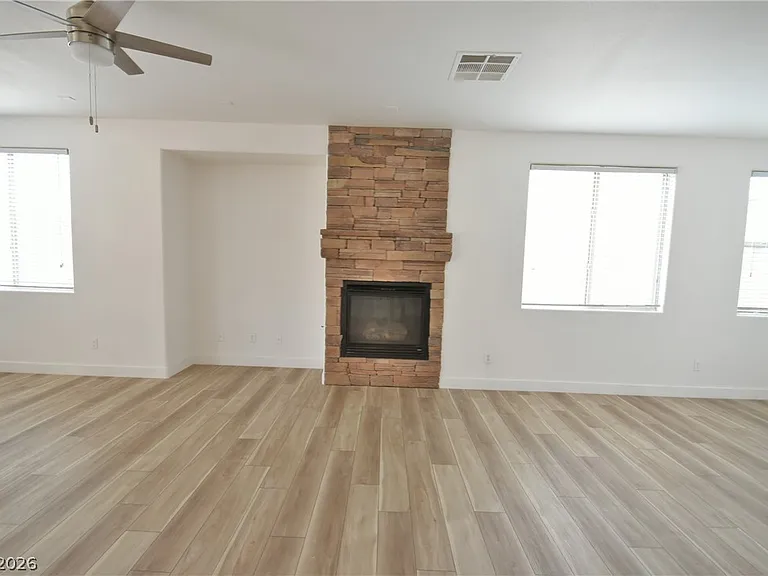 681 Summit Valley Ln — Photo 5