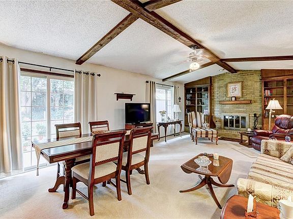 3rd image of 808 Belle Air Ave