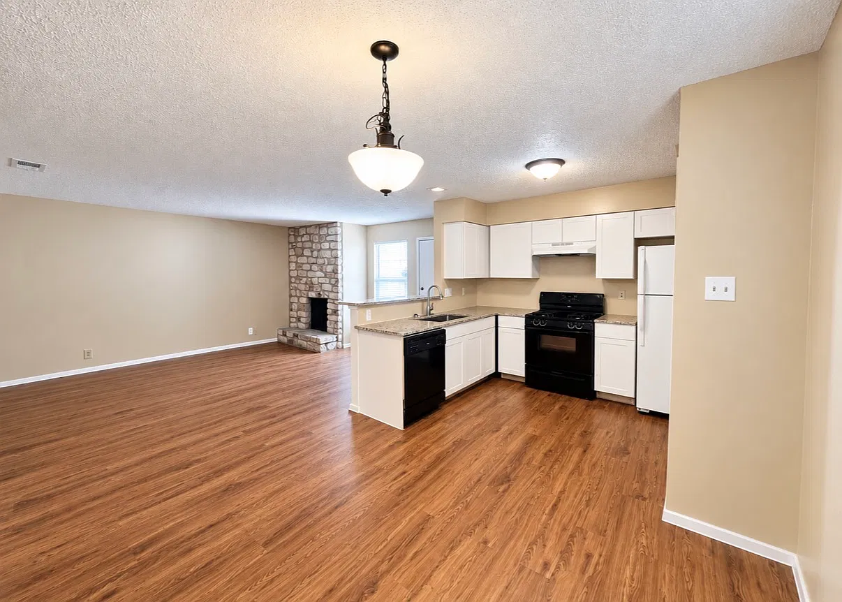 2 bed, 748 sqft, $1,235 — Photo 1