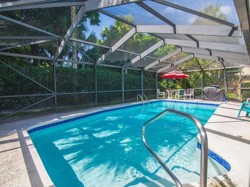 4 bed, 1985 sqft, $8,000 — Photo 1