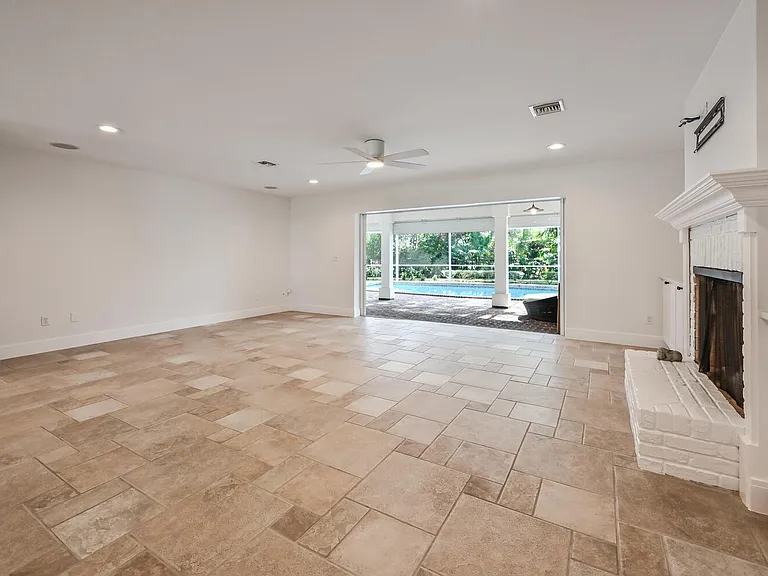 508 Devils Ln — Photo 4