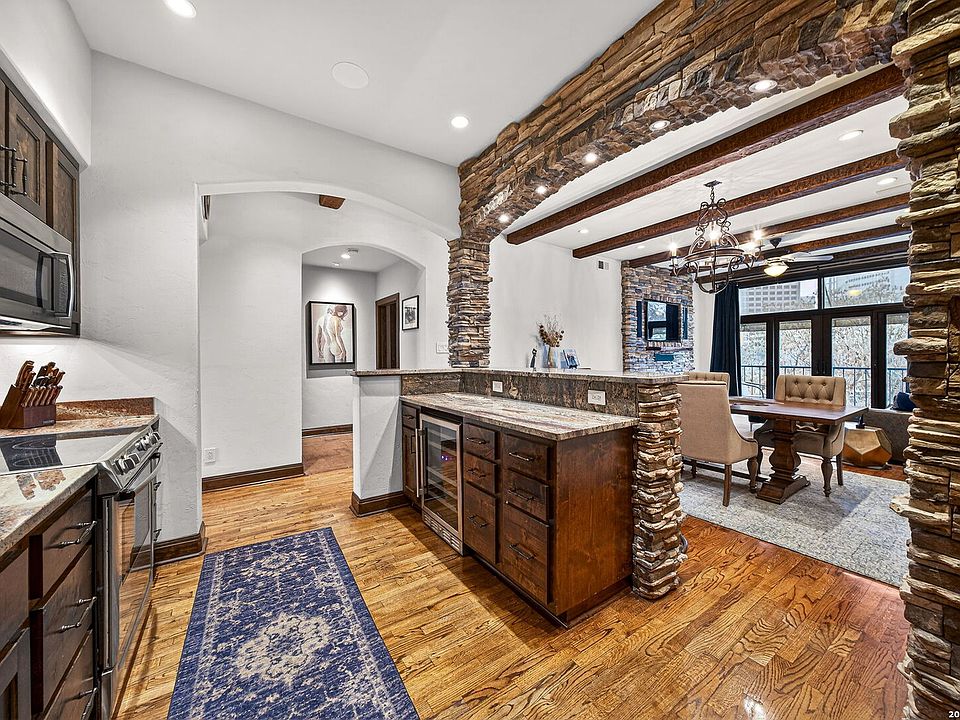 1st image of 1022 Navarro #404