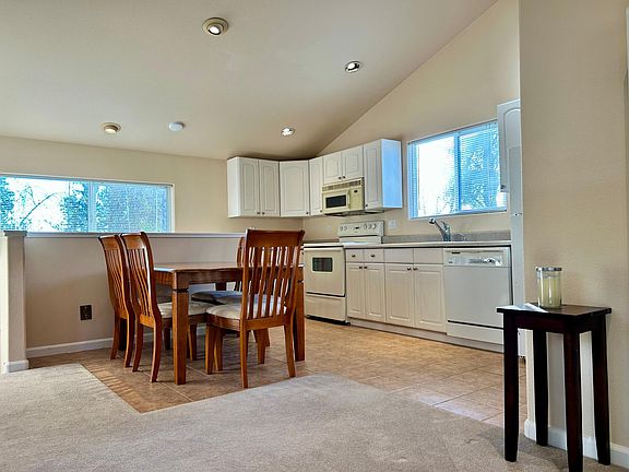 5th image of 107 Pasatiempo Dr #B