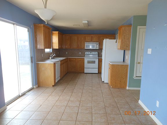 4th image of 2408 Mikulec Dr