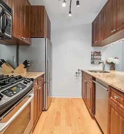 5th image of 350 Albany St APT 5C