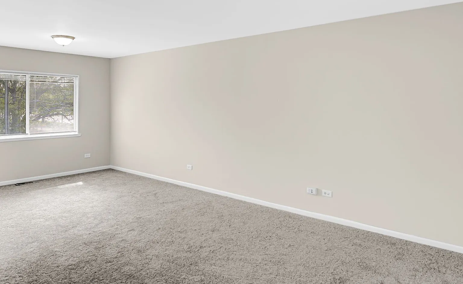 4-Bedroom, 2-Bathroom Home in Richton Park — Photo 3