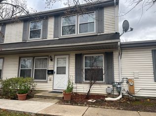 1795 Marquette Ln, Hoffman Estates, IL 60169