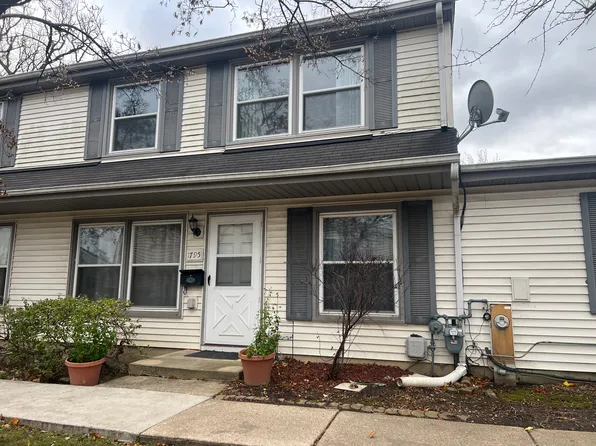 1795 Marquette Ln, Hoffman Estates, IL
