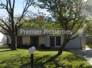 350 Linkview Dr, Duncanville, TX 75137
