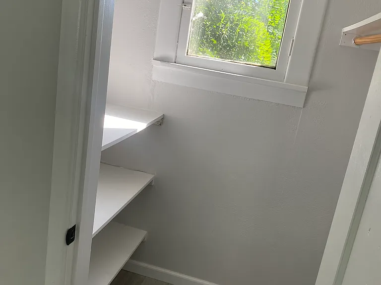994 Elrod Ave — Photo 8