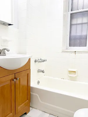 Rented by Waverly Realty Associates | media 40