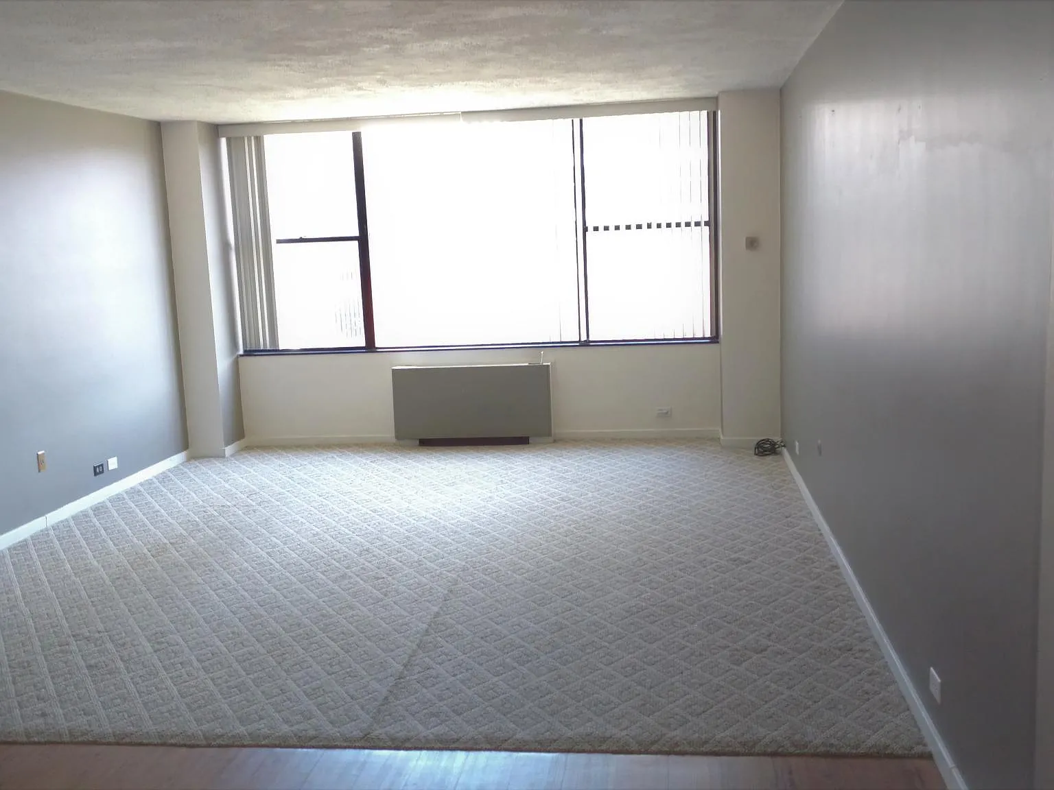 1 bed, 1.5 bath, 938 sqft, $1,550 — Photo 3