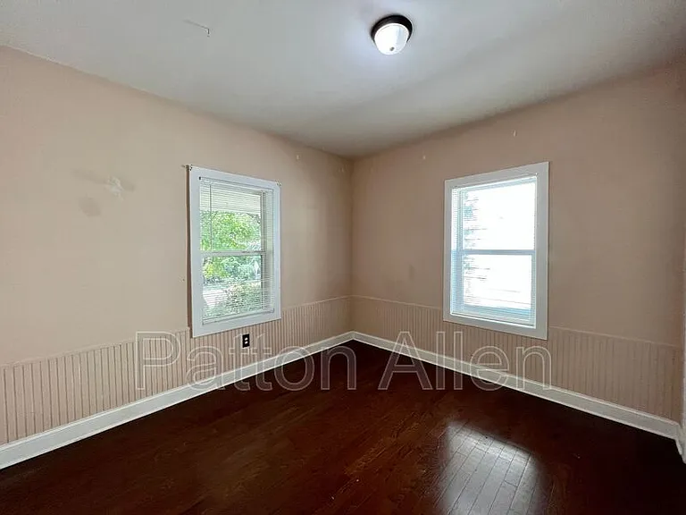 114 Clingman Ave — Photo 13