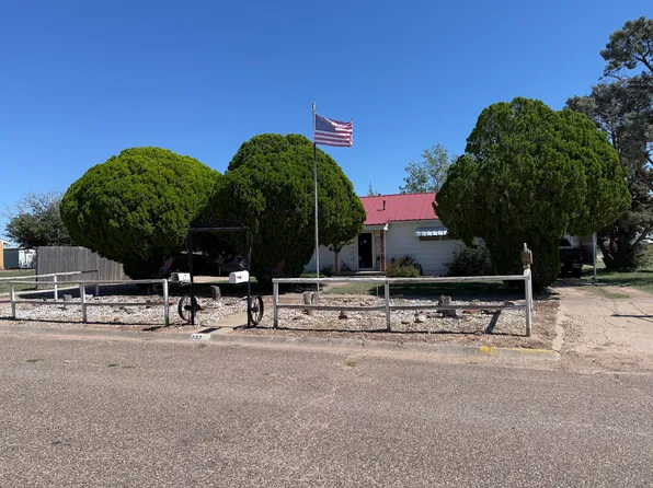 333 S Berkshire St, Crosbyton, TX 79322