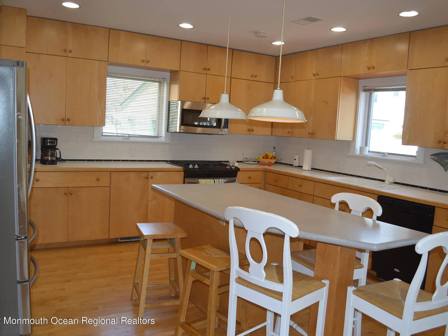 5 bed, 2700 sqft, $7,500 — Photo 4
