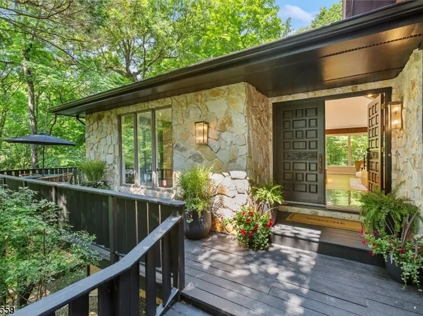 115 Nottingham Dr, Watchung Boro, NJ 07069