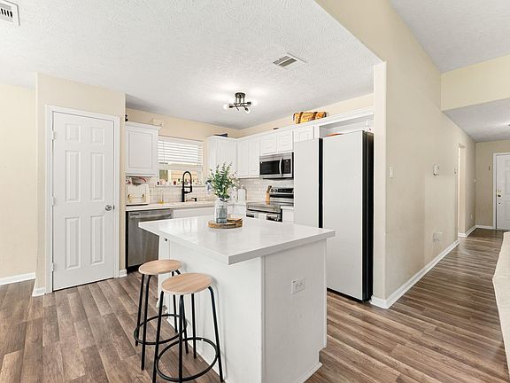 5th image of 2604 Redfish Dr