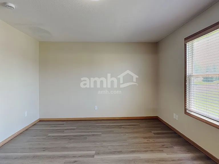 485 Sycamore Creek St — Photo 11