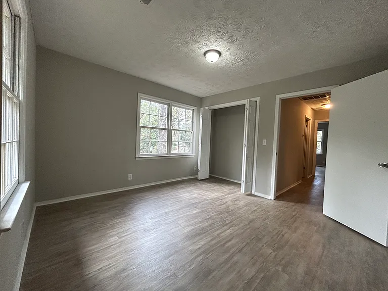 185 Springtree Rd #1 — Photo 5