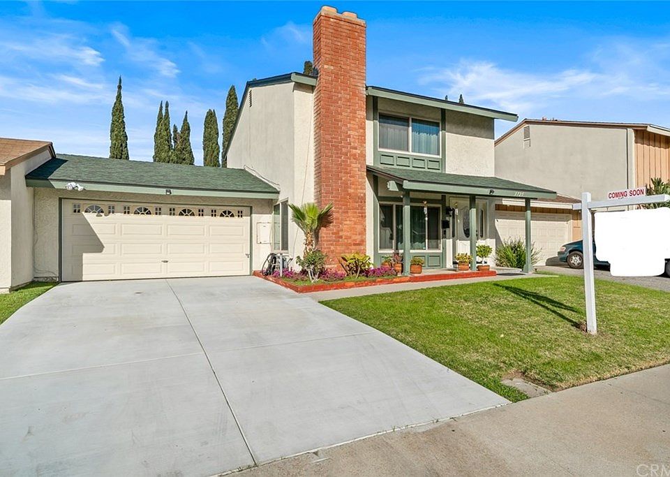 1st image of 1725 E Oakridge Cir