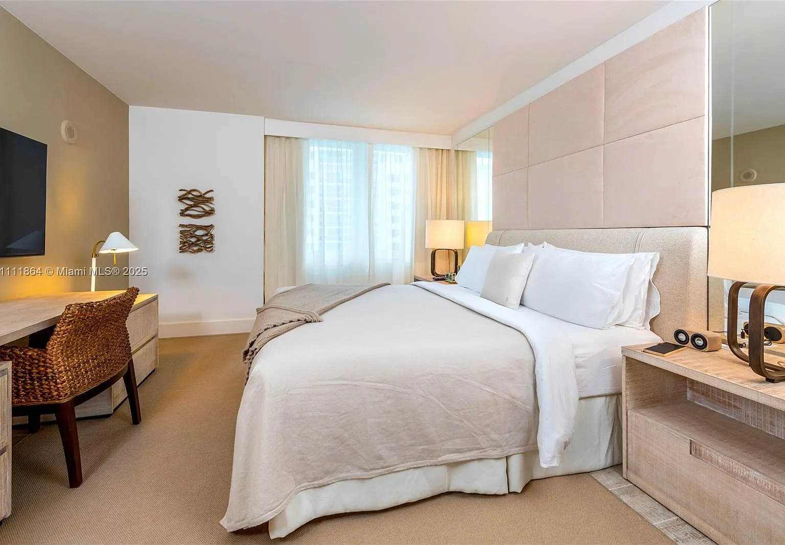 2399 Collins Avenue — Photo 4