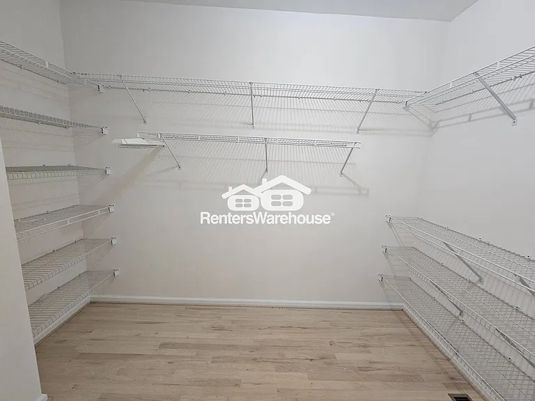 2530 Wellsley Ln — Photo 13