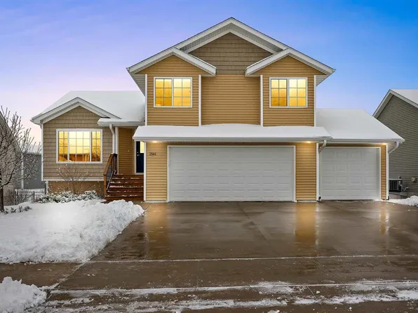 2561 Russell Dr, Iowa City, IA 52240