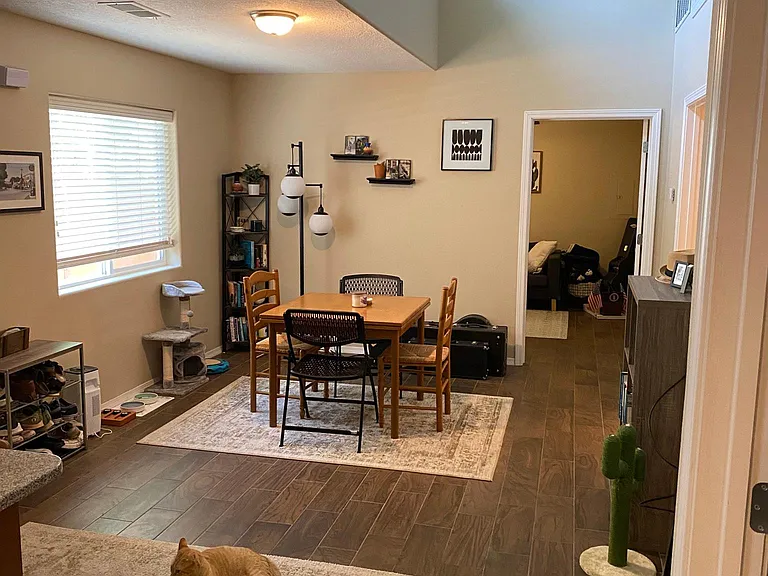 413 Harvard Dr SE #C — Photo 5
