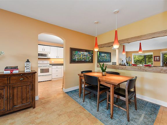 4th image of 630 Seaforth St #209