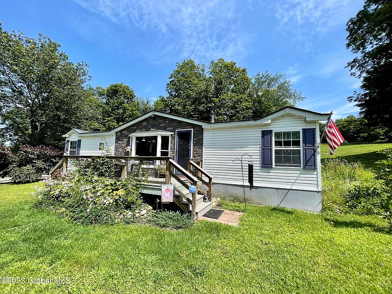 3rd image of 25 Hillcrest Way