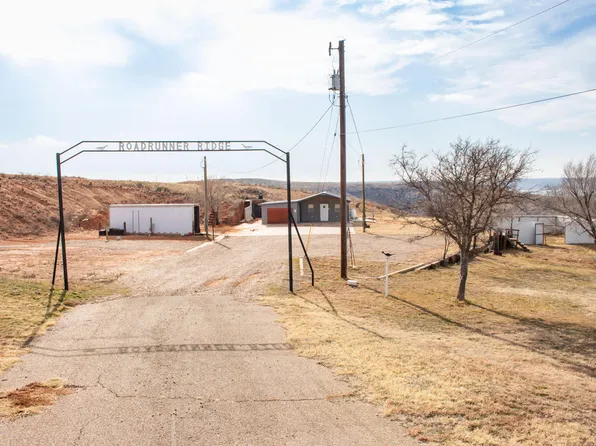 204 Southview Dr, Fritch, TX 79036