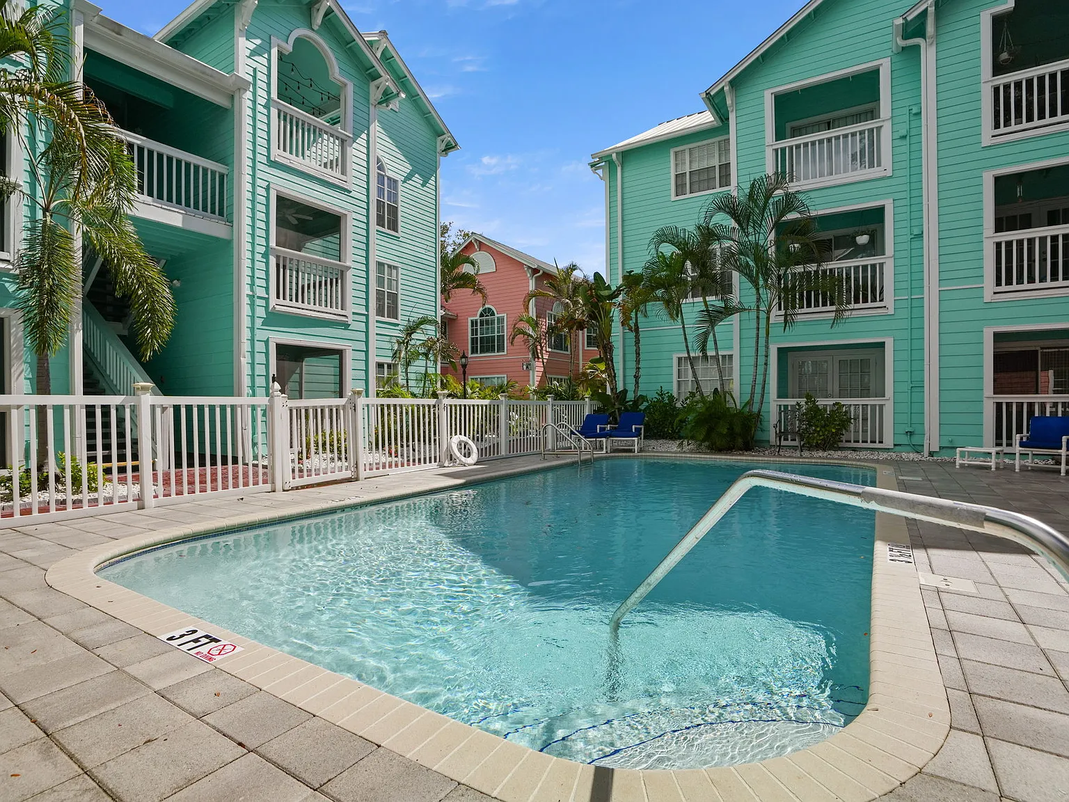 2 bed, 803 sqft, $1,895 — Photo 2