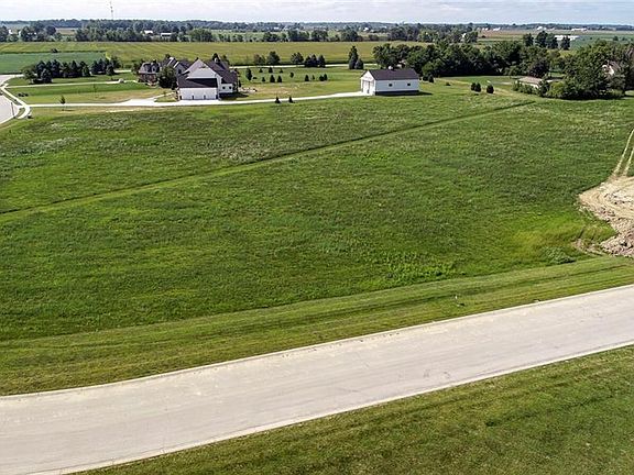 3rd image of 854 Lyn Lea Ln