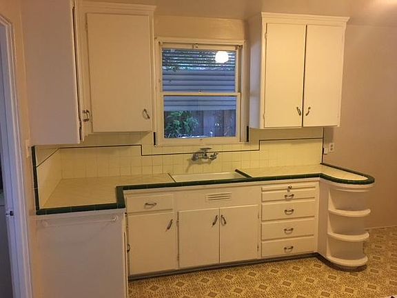 5th image of 812 N 15th St