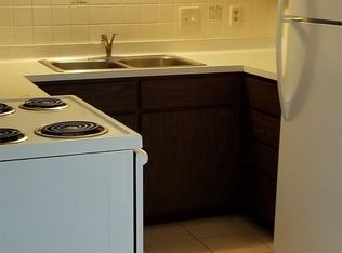 425 Farnham St APT 6, Marshall, WI 53559