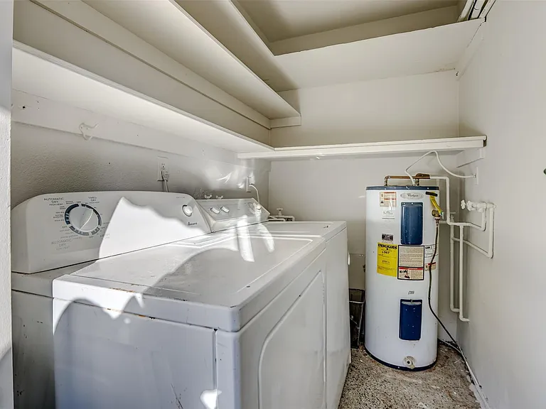 1005 NE 17th Ct — Photo 18