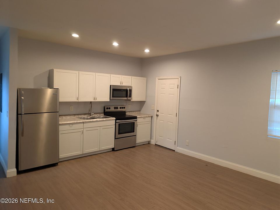 1st image of 339 Phelps St