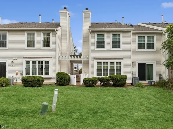 30 Almond Dr, Franklin Twp., NJ 08873