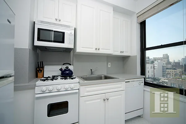 Rented by Halstead Real Estate | media 42