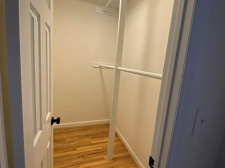 525 W 49th St #3D — Photo 5