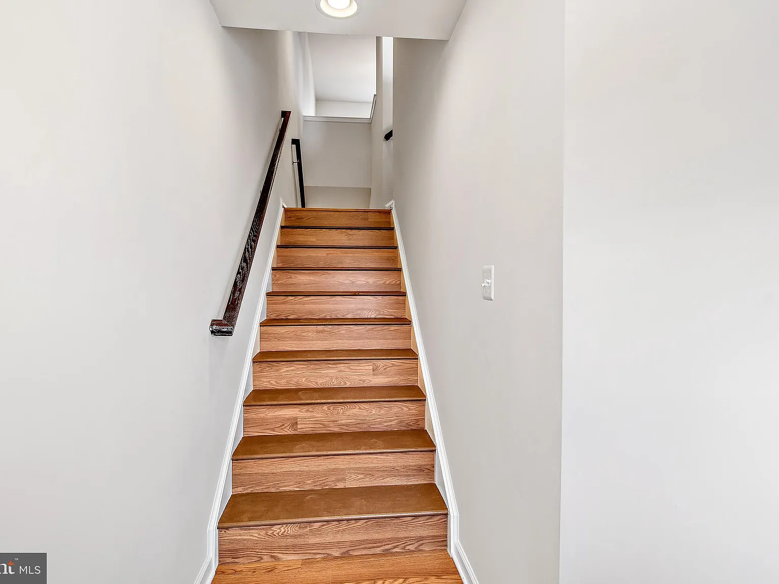3 bed, 2.5 bath, 2304 sqft, $2,900 — Photo 4