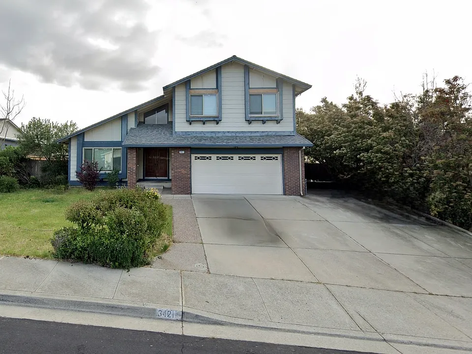 3421 Bluejay Dr