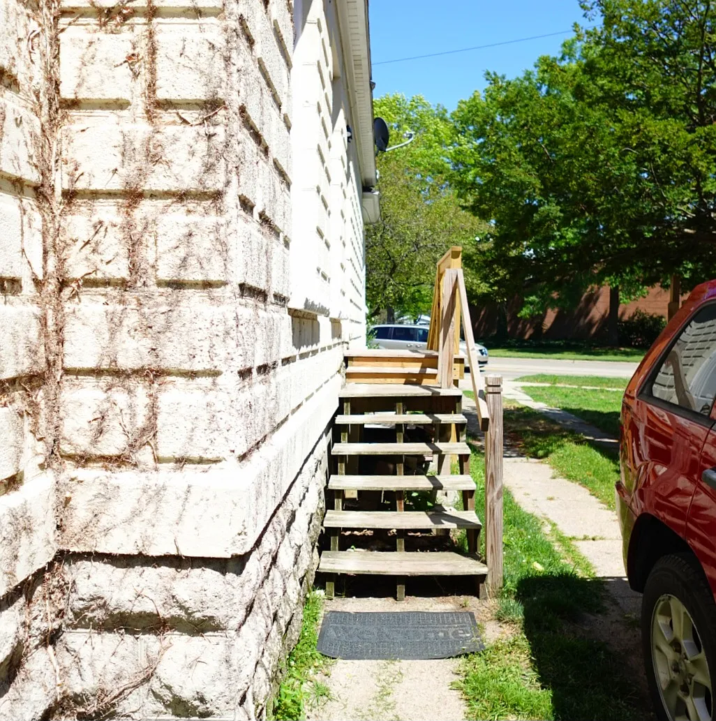 472 Michigan Ave — Photo 3