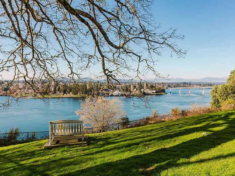 The View at Manette — Photo 9