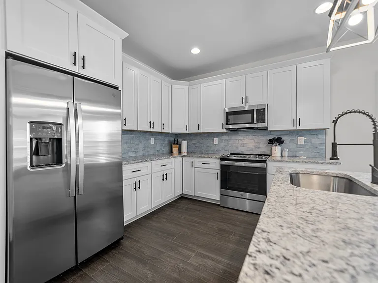 808 Crown Point Dr — Photo 16