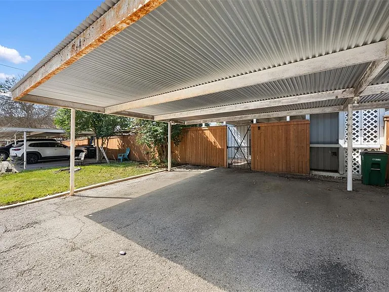 6107 Bullard Dr #A — Photo 37