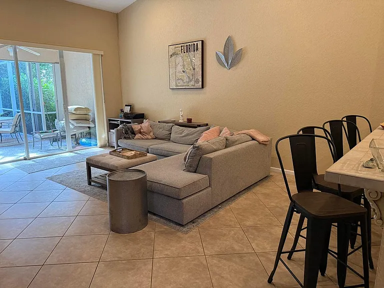 328 W Coral Trace Cir — Photo 8