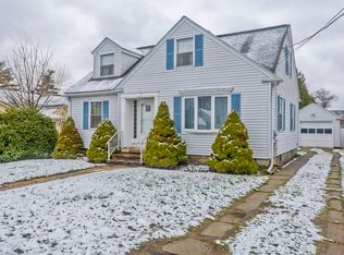 30 Elliot Ave, Chicopee, MA 01020